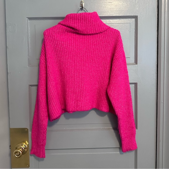 CROPPED TURTLENECK - Picture 2 of 3